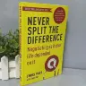 Never Split the Difference. Книга Криса Вьесса на английском языке